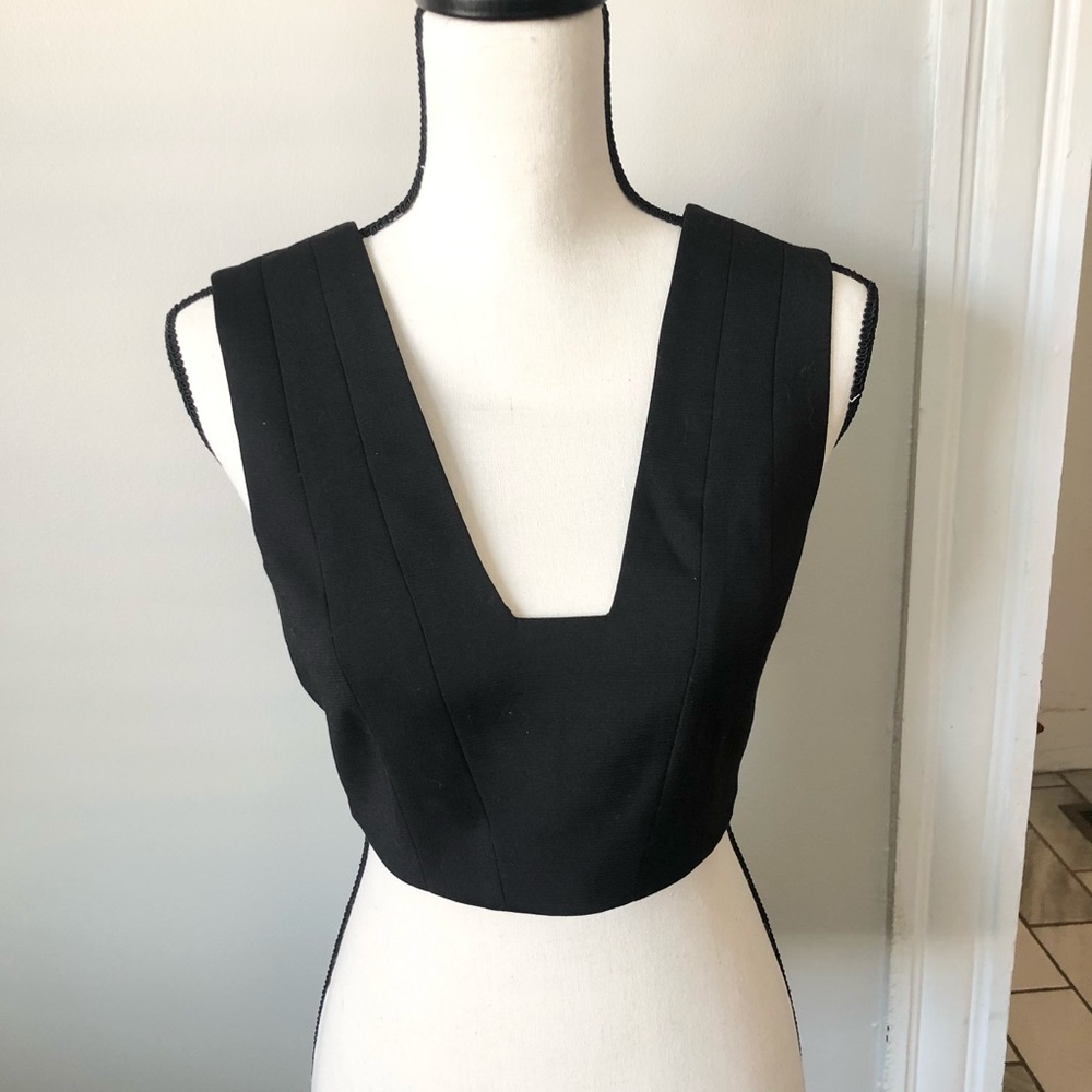 BCBGMAXAZRIA | Structured Black Crop Top - Picture 1 of 5